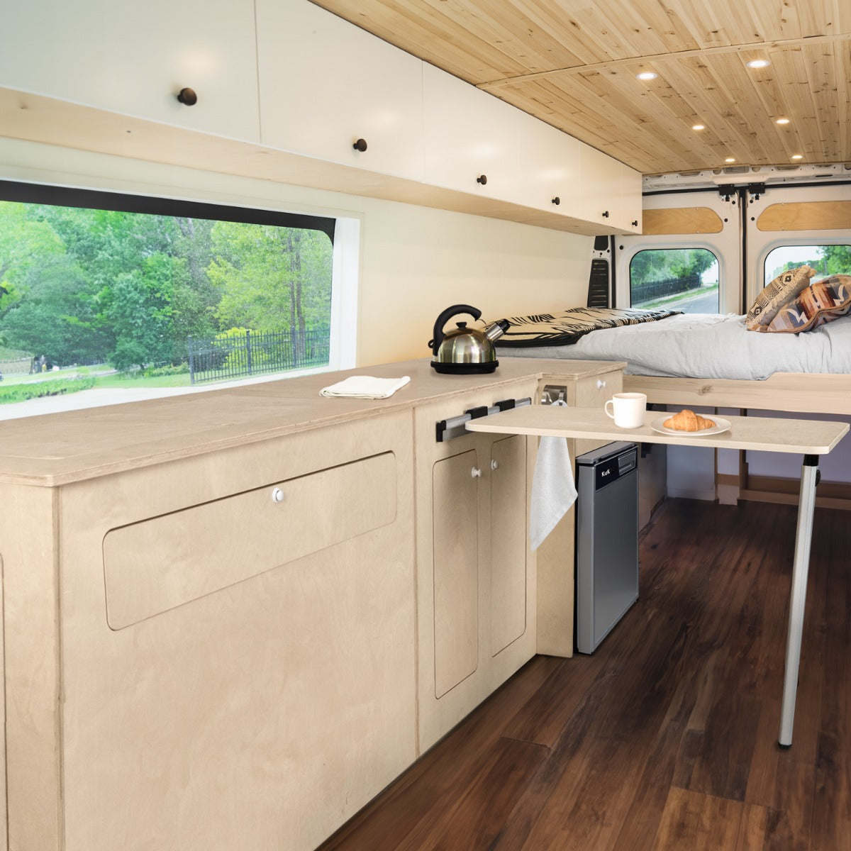 Camper Keuken Pod & Zilveren Compressor Koelkast – LHD