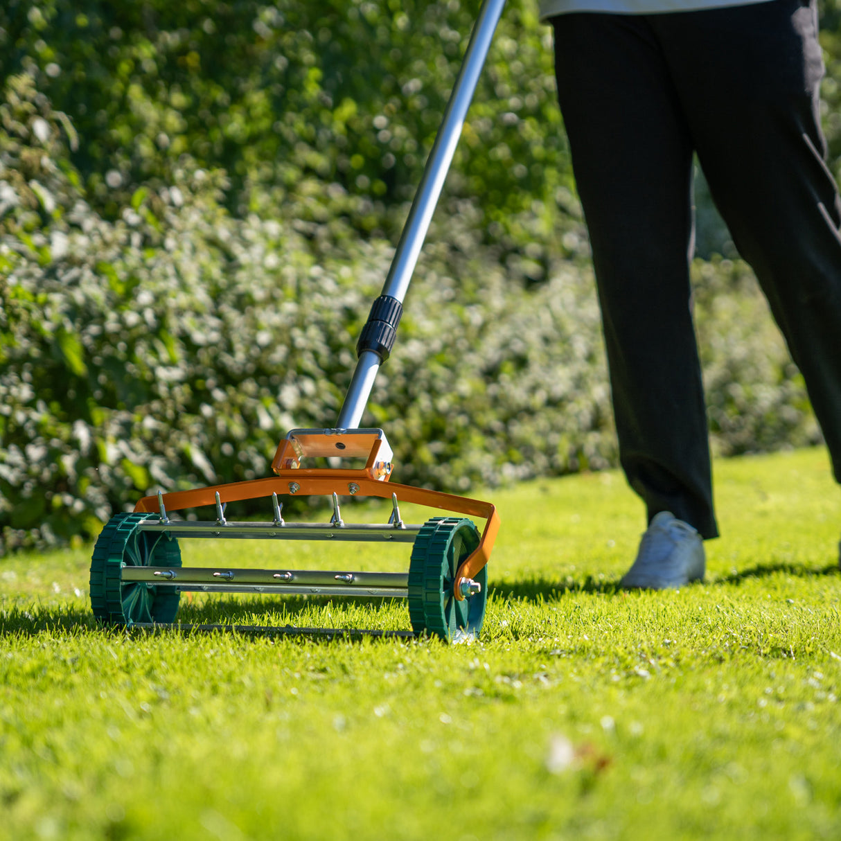 2-in-1 Verticuteer- en Gazonvlakker Set van 100 cm - Oranje